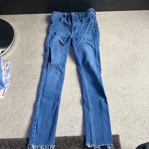 Abercrombie and Finch Skinny Jeans. Size 25.